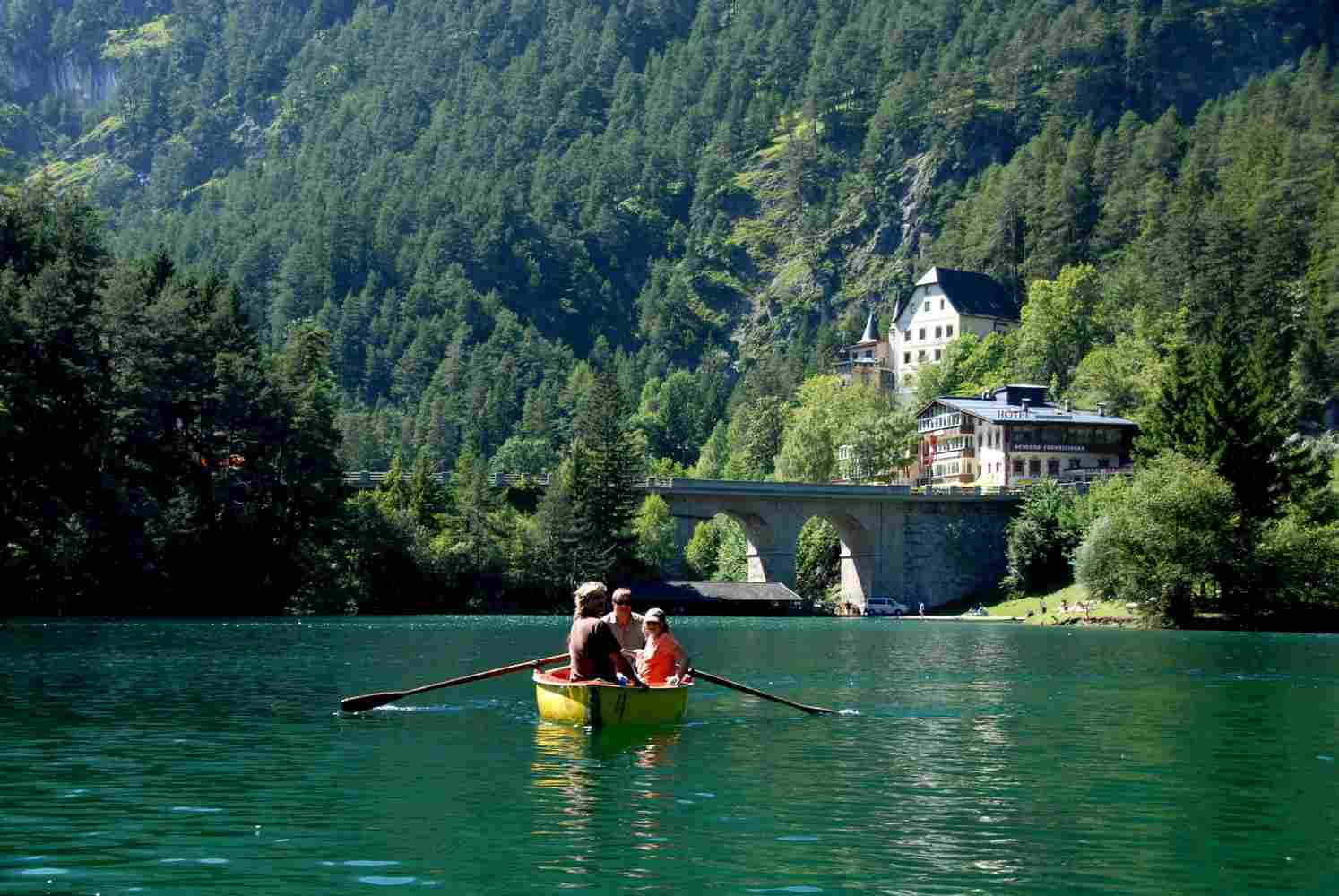 https://www.apartamentosestrenc.com/wp-content/uploads/2016/02/summer-activities_08.jpg